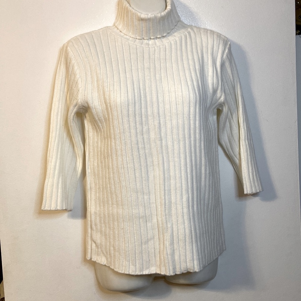 Cas NWT White Medium Sleeve Turtleneck Sweater
